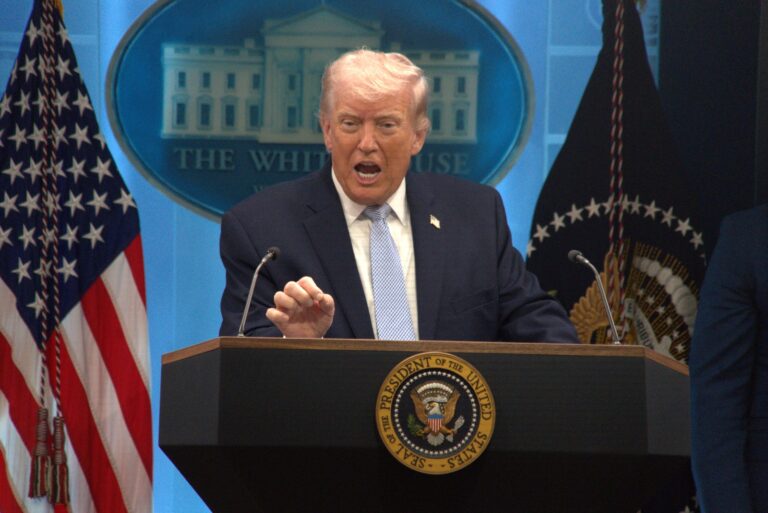 DONALD TRUMP