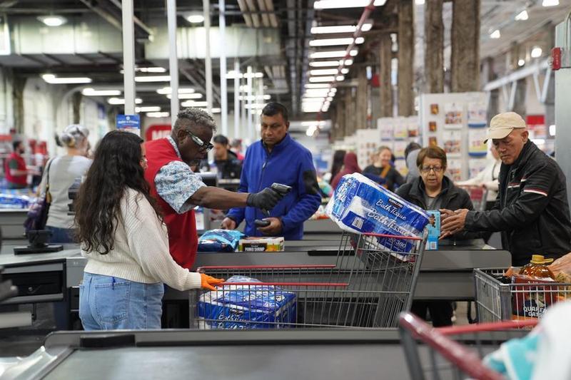 FMI PROYECCION ECONOMICA